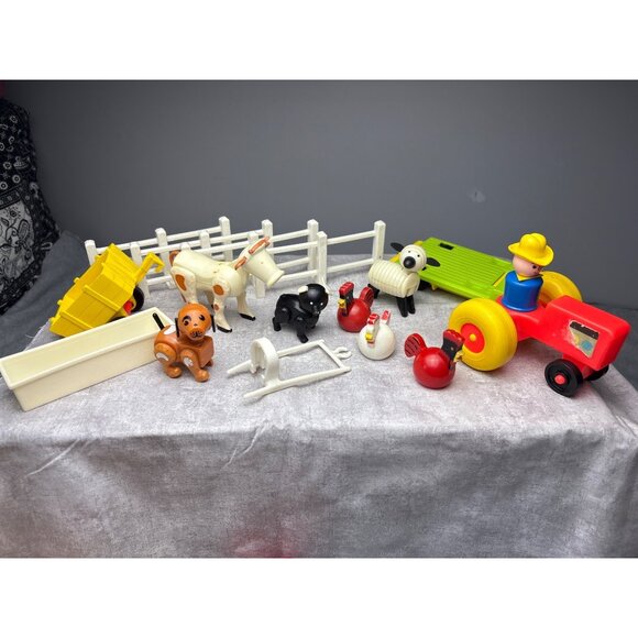 Fisher Price Little People Farm Set Tractor Animals Accessories Classic Kids Toy - Picture 1 of 16